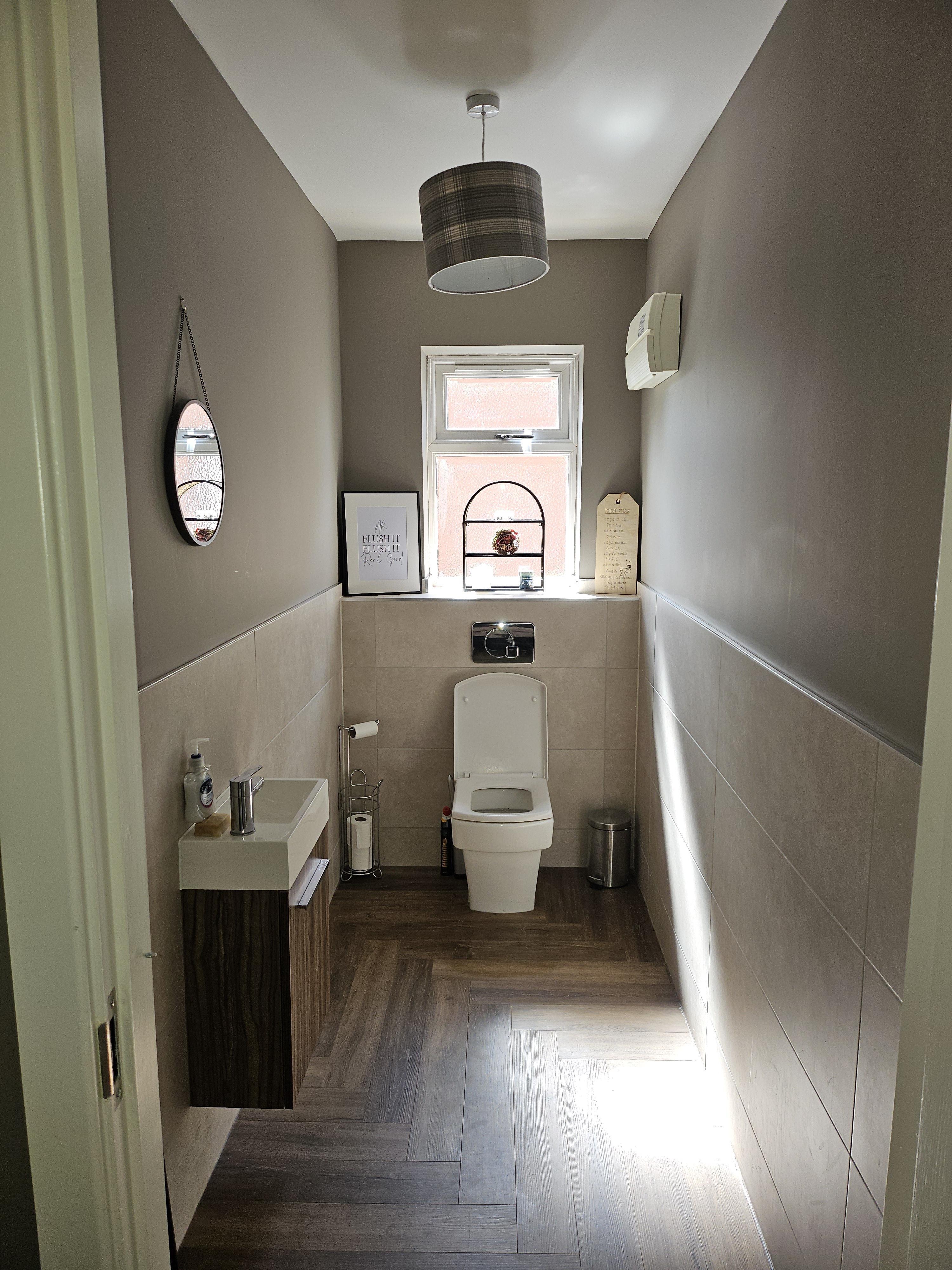 Bathroom lacks character : r/HomeDecorating